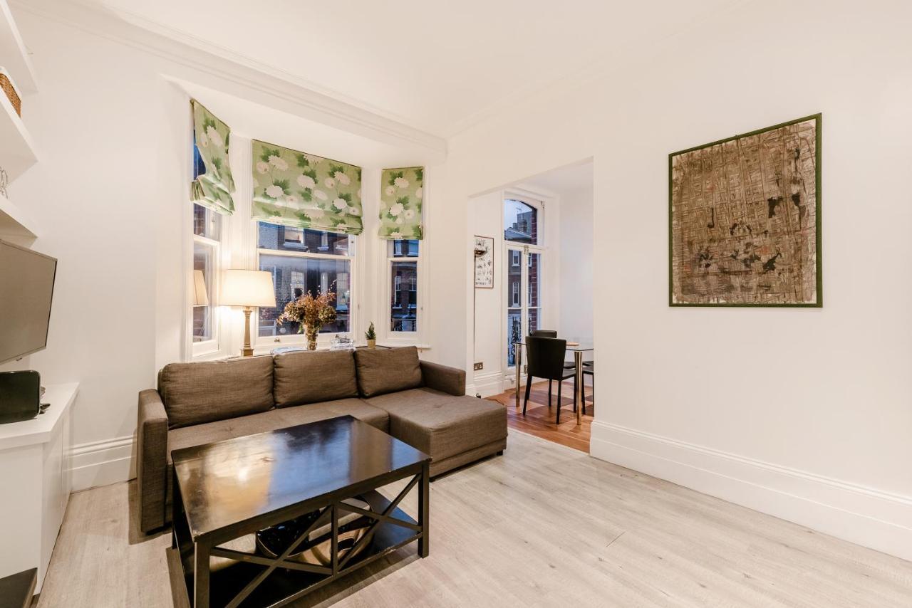 Lovely 2 Bedroom Flat In The Heart Of Chelsea London Exterior photo